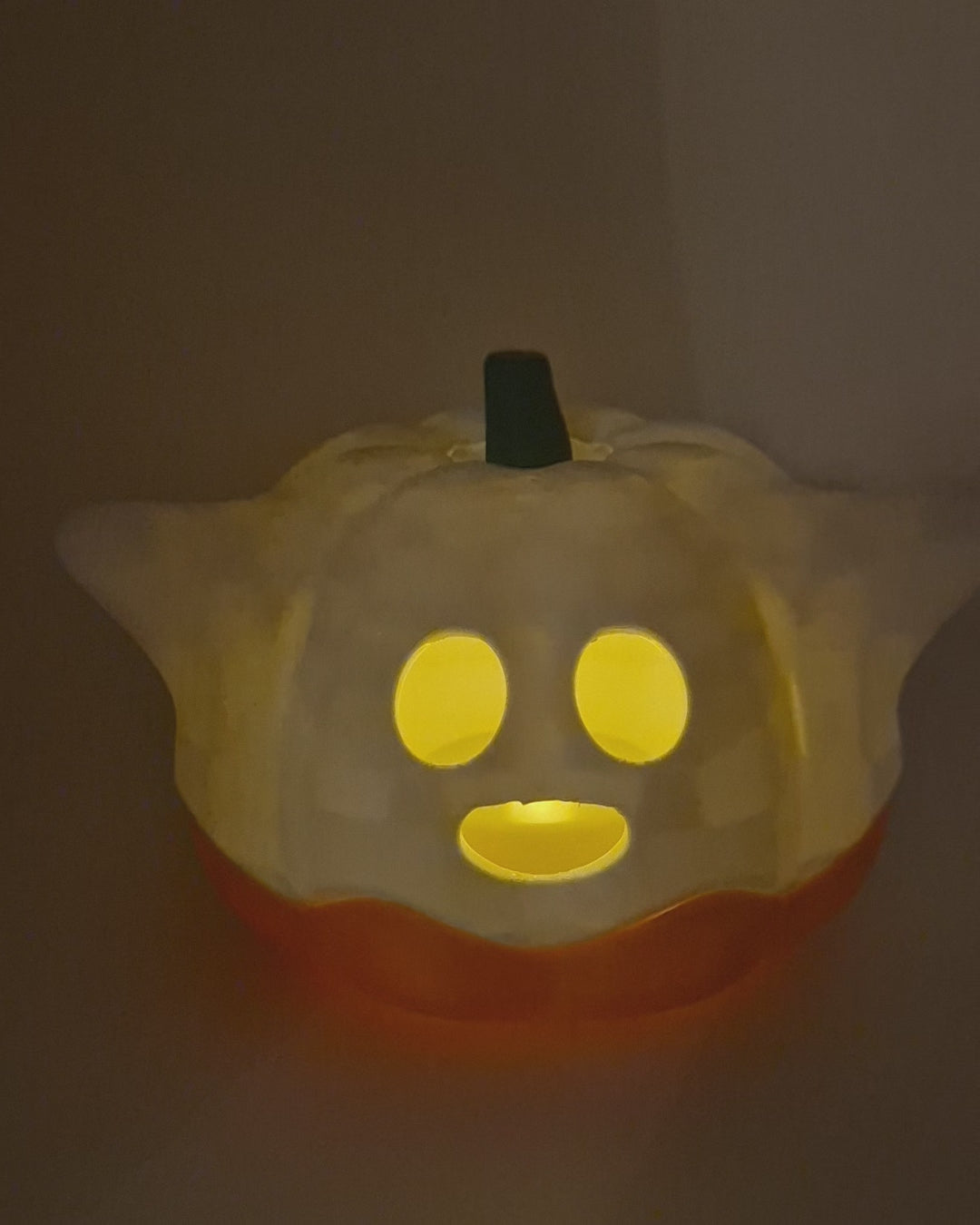 Spøkelsesgresskar med LED-lys